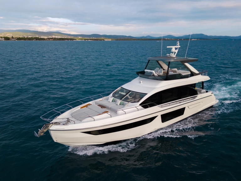Huur Jacht met of zonder schipper Azimut in Šibenik