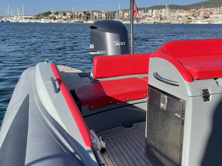 Verhuur Motorboot Lomac met vaarbewijs