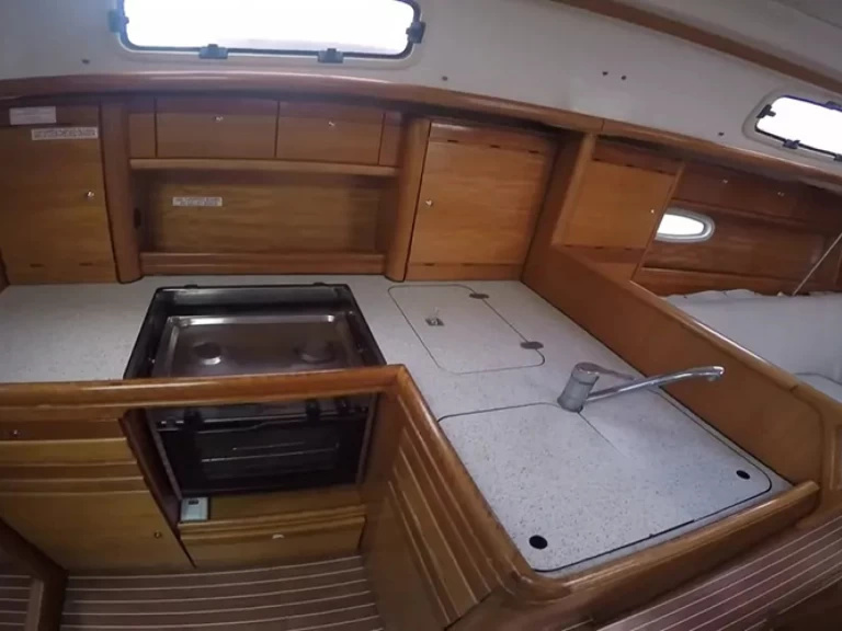 Huur een Bavaria Bavaria 37 in Lefkáda