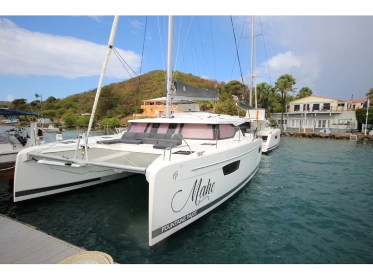 Huur een Fountaine Pajot Astrea 42 in Road Town