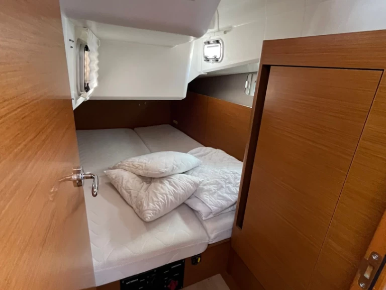 Jeanneau Sun Odyssey 410 te huur van particulier of professional in Sukošan