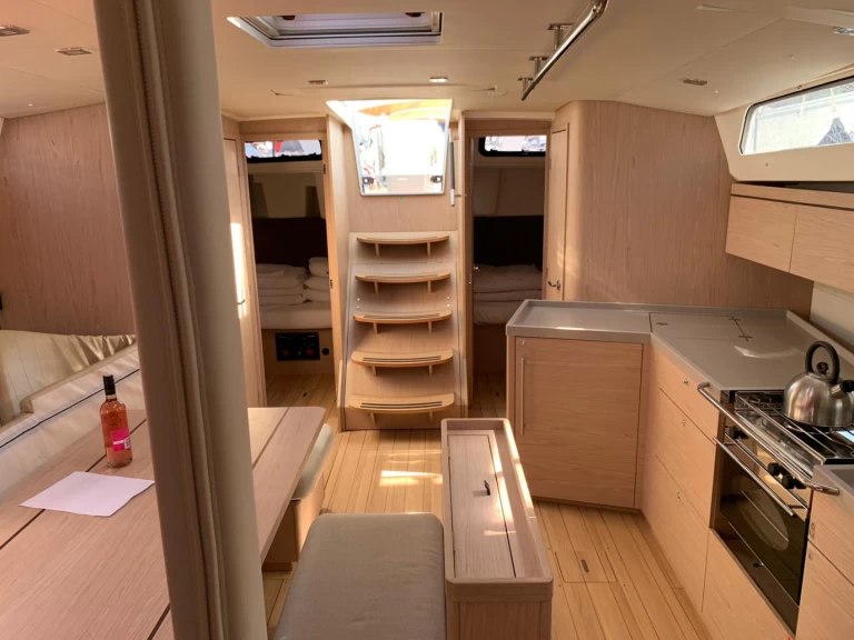 Huur een Bénéteau Oceanis 46.1 in Sukošan