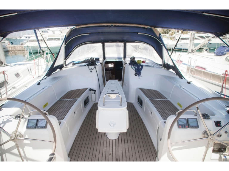 Huur een Bénéteau Cyclades 50.5 in Álimos