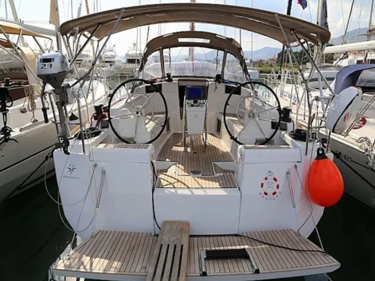 Jeanneau Sun Odyssey 419 te huur van particulier of professional in Kaštel Gomilica