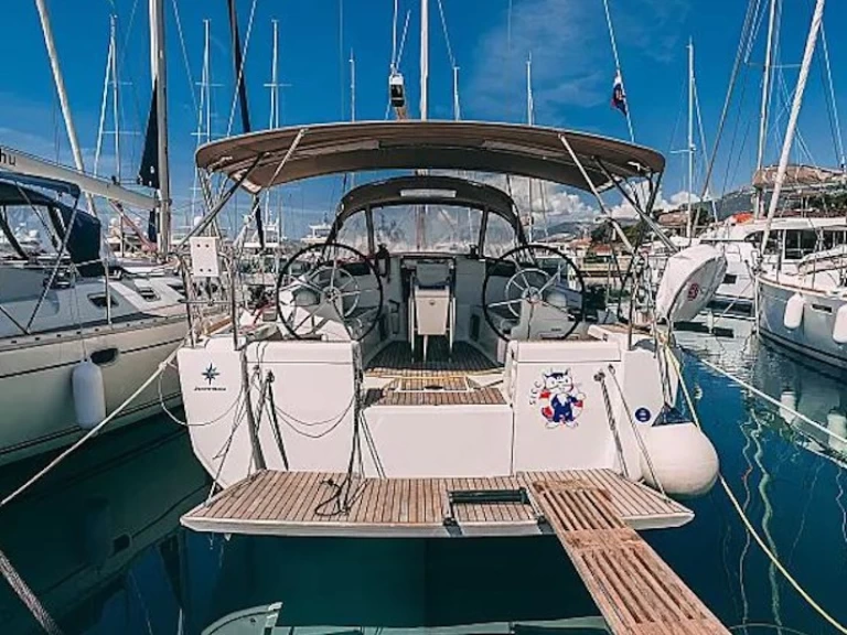 Huur een Jeanneau Sun Odyssey 419 in Kaštel Gomilica