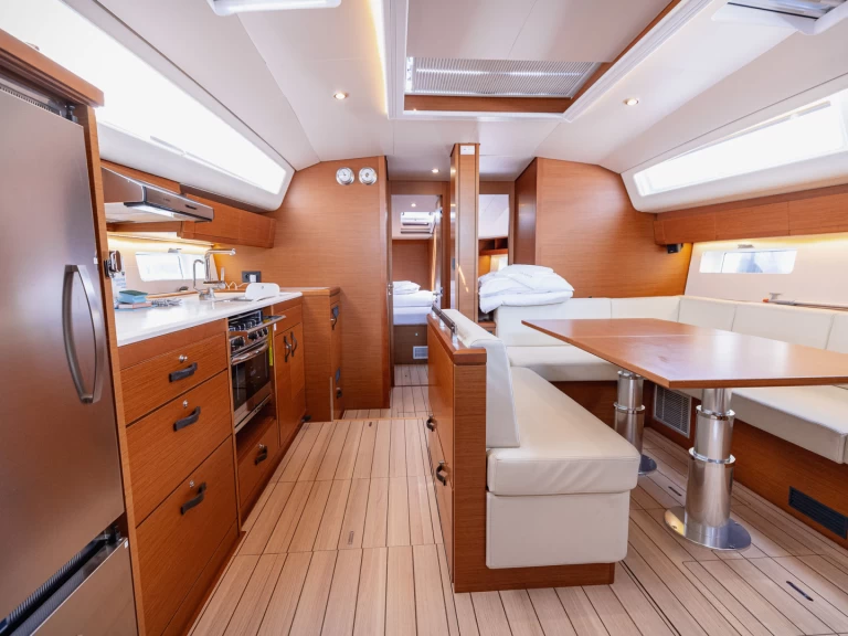 Huur Zeilboot met of zonder schipper Jeanneau in Kaštel Gomilica