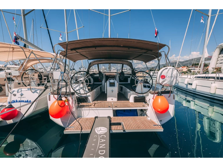 Huur een Jeanneau Sun Odyssey 410 in Kaštel Gomilica