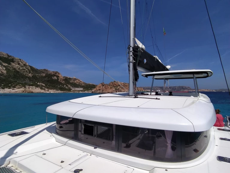 Bootverhuur Lagoon Lagoon 42 in Porto Pollo via SamBoat