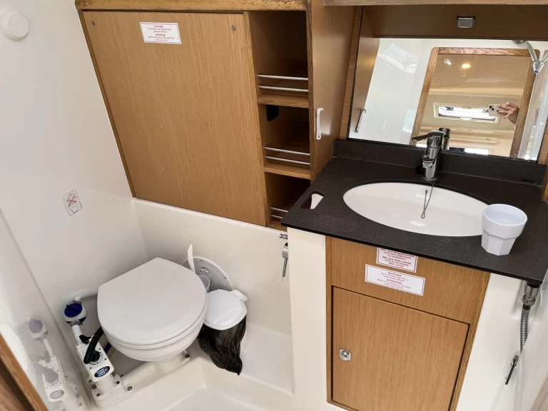 Huur een Bavaria Cruiser 41 in Lávrio