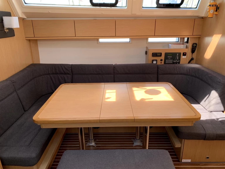 Bootverhuur Lávrio goedkoop Cruiser 46