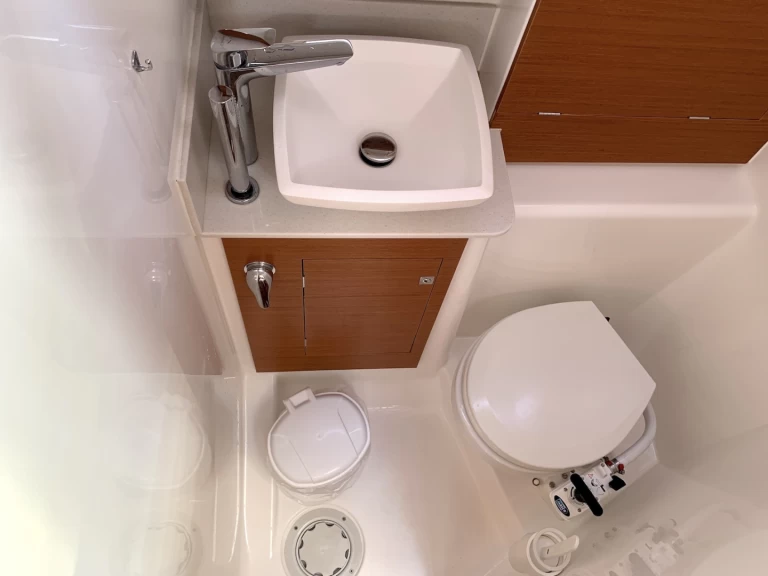 Dufour Dufour 390 Grand Large te huur van particulier of professional in Lávrio