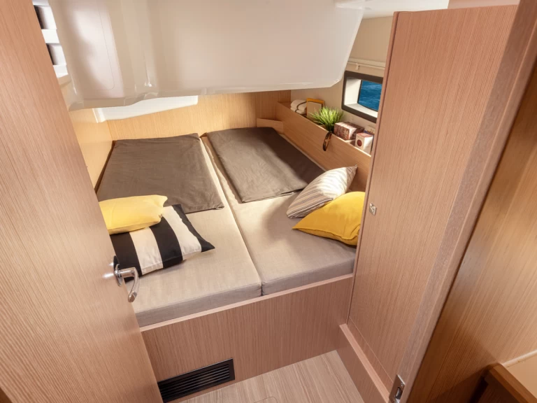 Bootverhuur Primošten goedkoop Bavaria C38