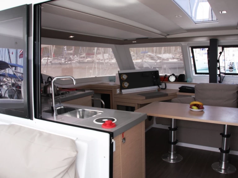 Fountaine Pajot Lucia 40 te huur van particulier of professional in Marmaris