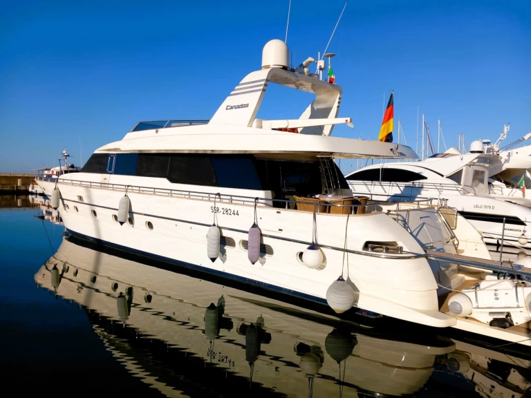 Huur een Canados Canados 86 Fly   in Salerno