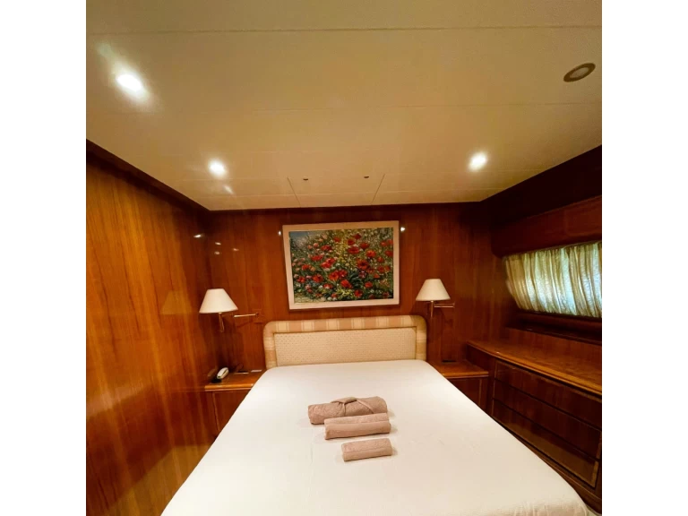 Bootverhuur Salerno goedkoop Canados 86 Fly  