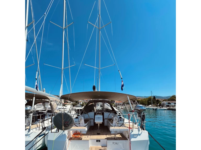 Huur een Bavaria Bavaria C38 in Novi Vinodolski