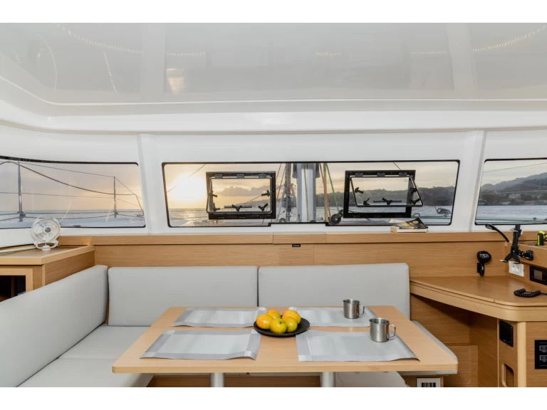 Huur een Excess Excess 11 in Ribishi