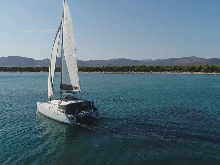 Verhuur Catamaran Lagoon met vaarbewijs