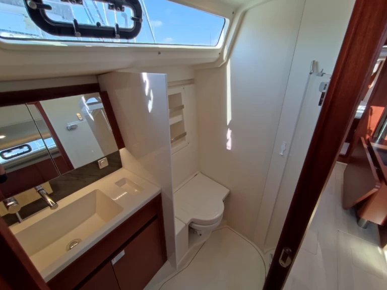 Bootverhuur Hanse Hanse 418 in Lávrio via SamBoat