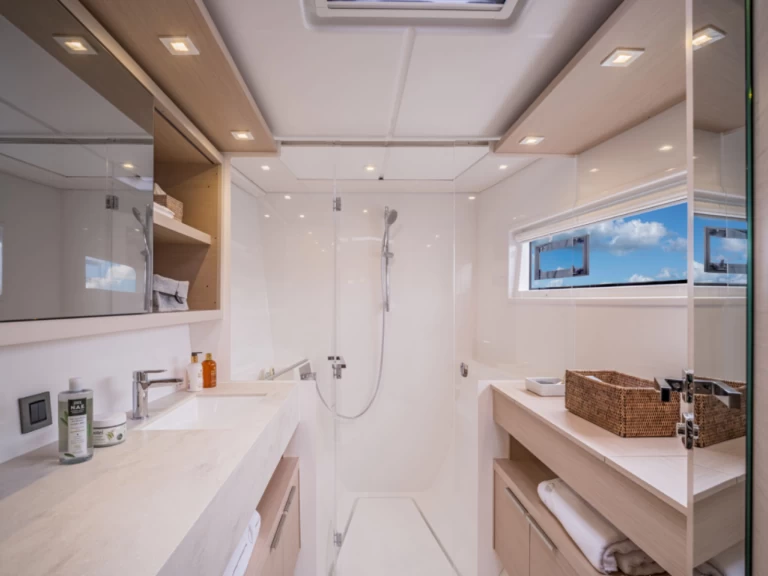 Verhuur Catamaran in Vlychada - Lagoon Lagoon 46