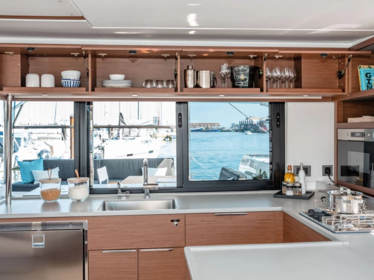 Verhuur Catamaran in Vlychada - Lagoon Lagoon 46