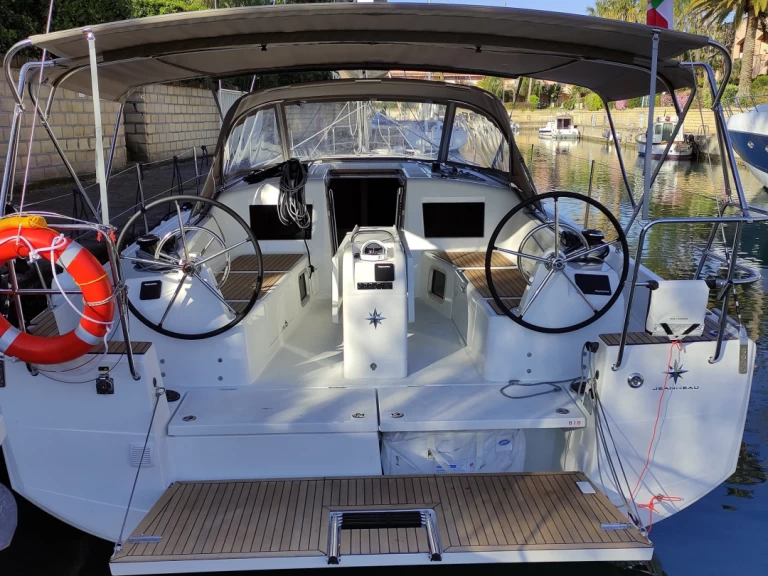 Jeanneau Sun Odyssey 410 te huur van particulier of professional in Furnari