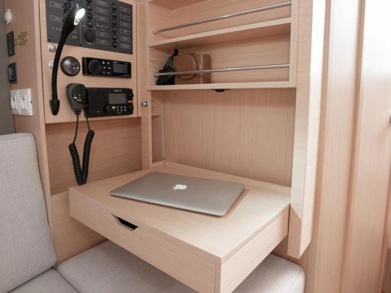 Huur een Bénéteau Oceanis 30.1 in Furnari