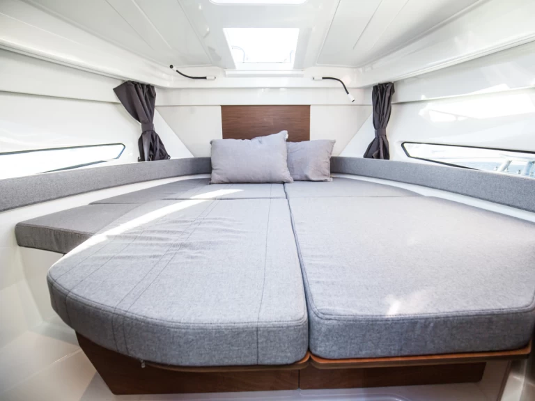 Bénéteau Antares 9 te huur van particulier of professional in Pula