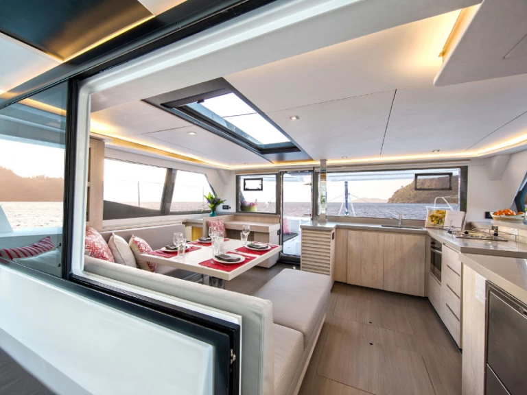Verhuur Catamaran Leopard met vaarbewijs
