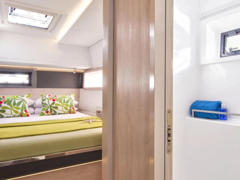 Huur Catamaran met of zonder schipper Leopard in Road Town