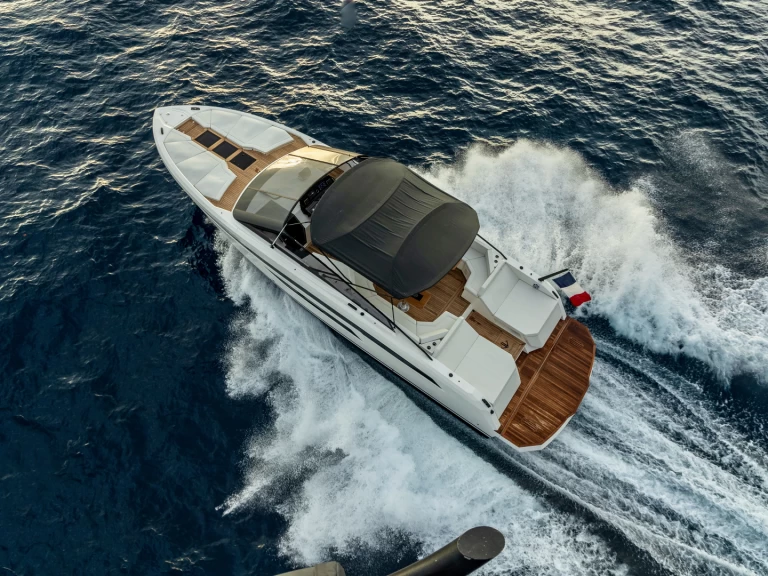 Verhuur Motorboot BB Yatchs met vaarbewijs