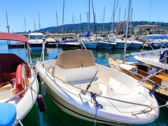 Bootverhuur Jeanneau Cap Camarat 635 Style in Golfe-Juan via SamBoat