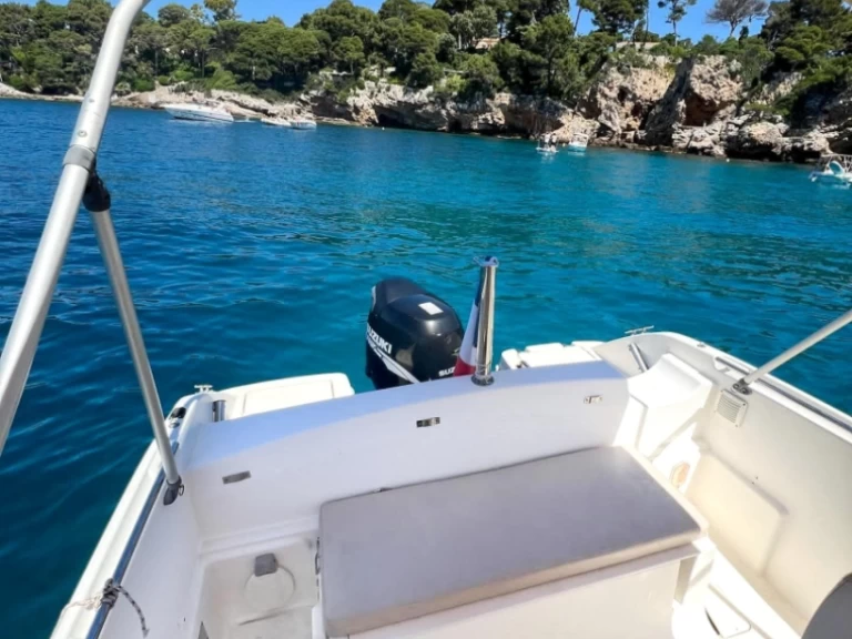 Bootverhuur Jeanneau Cap Camarat 635 Style in Golfe-Juan via SamBoat