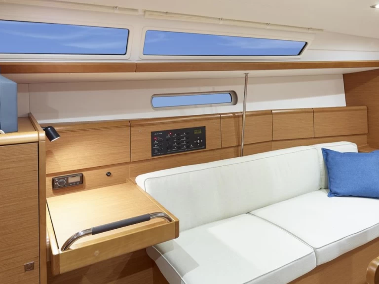 Verhuur Zeilboot in Marina (City) - Jeanneau Sun Odyssey 389