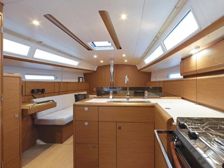 Jeanneau Sun Odyssey 389 te huur van particulier of professional in Lefkáda