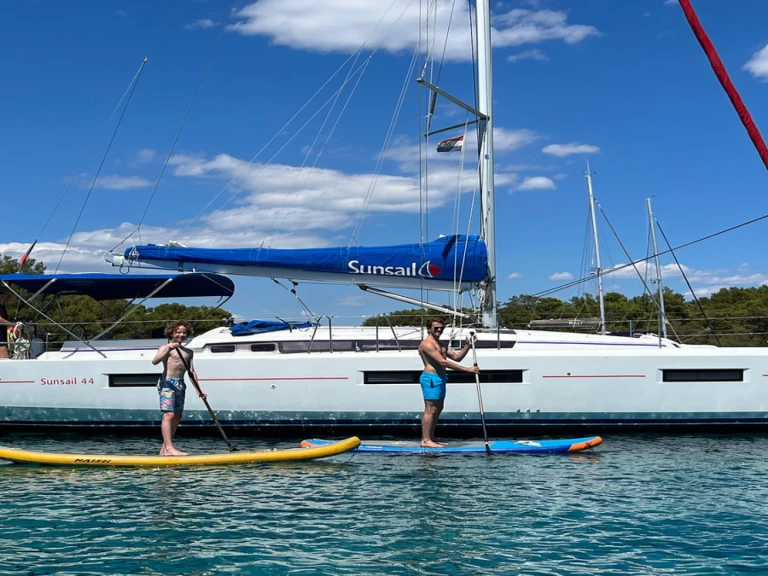 Bootverhuur Jeanneau Sun Odyssey 440 in Dubrovnik via SamBoat