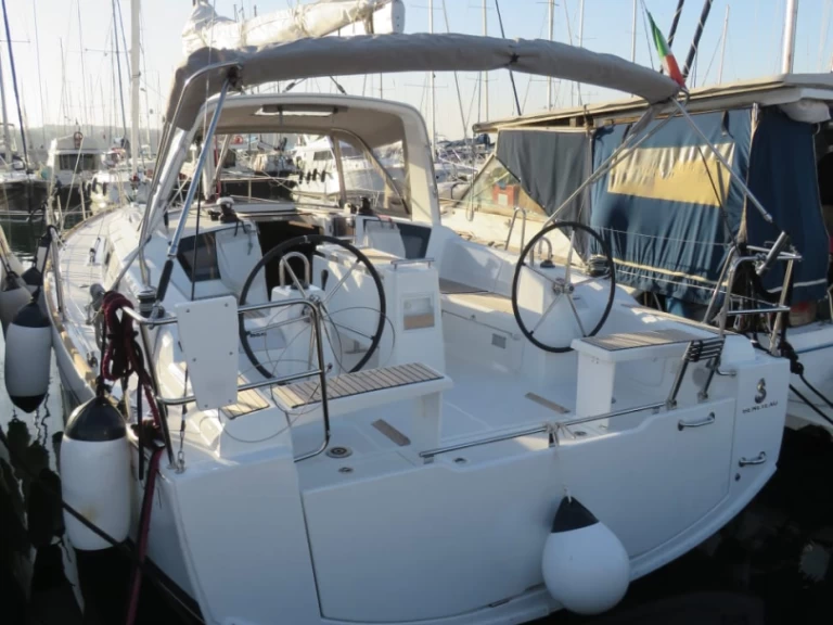 Bénéteau Oceanis 38 te huur van particulier of professional in Procida