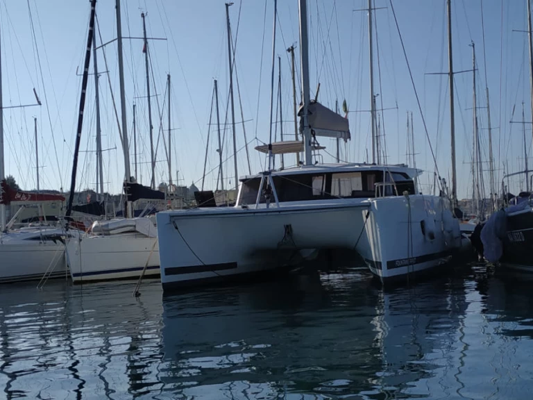 Bootverhuur Fountaine Pajot Lucia 40 in Procida via SamBoat