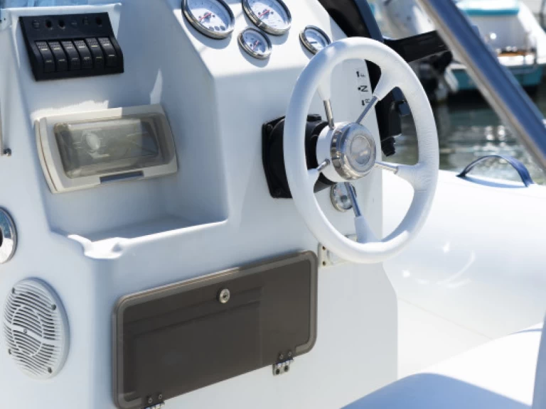 Bootverhuur  Motorboat 6 in Torre Canne via SamBoat