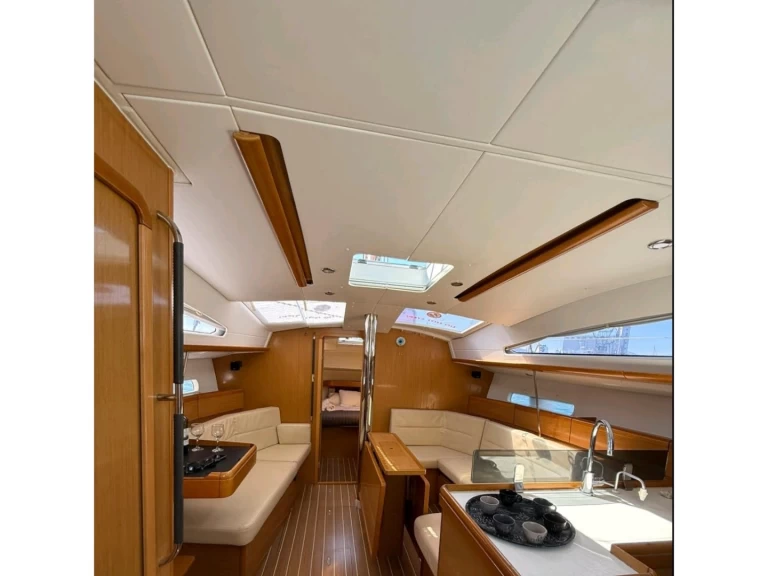 Huur een Jeanneau Sun Odyssey 42 DS in Volos