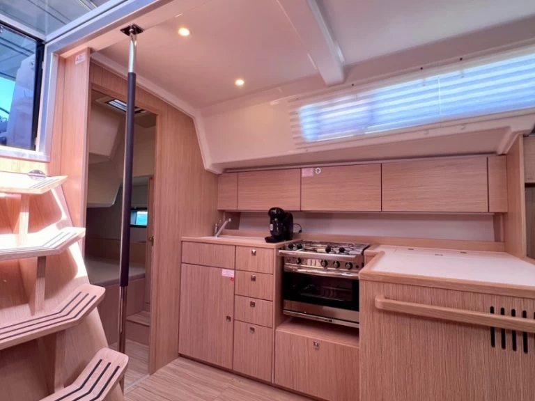 Huur een Bavaria Bavaria C42 in Lefkáda