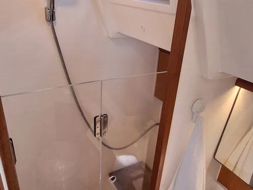 Zeilboot te huur in Nikiána voor de beste prijs