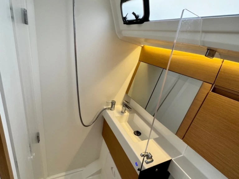 Huur een Jeanneau Sun Odyssey 410 in Pýlos