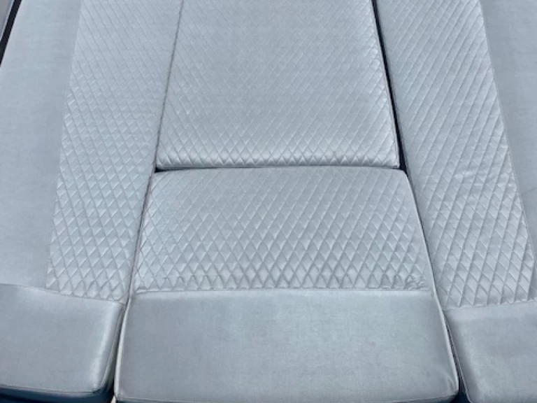 Huur een Azimut Azimut 86 in Gouviá