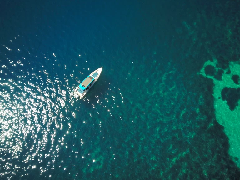 Jachthuur in Gouviá - Axopar Axopar 37 Sun-Top via SamBoat