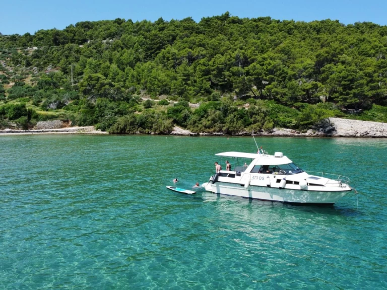 Motorboot te huur in Sumpetar voor de beste prijs