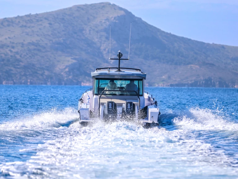 Bootverhuur Axopar Axopar 37 XC Cross Cabin in Anávyssos via SamBoat