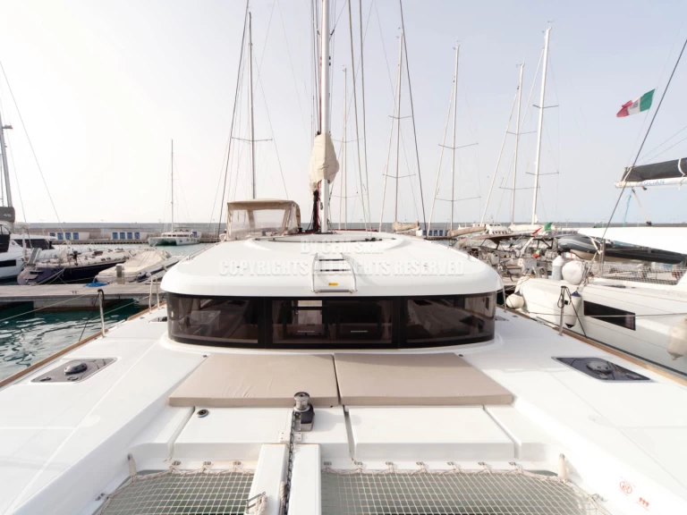 Verhuur Catamaran Lagoon met vaarbewijs