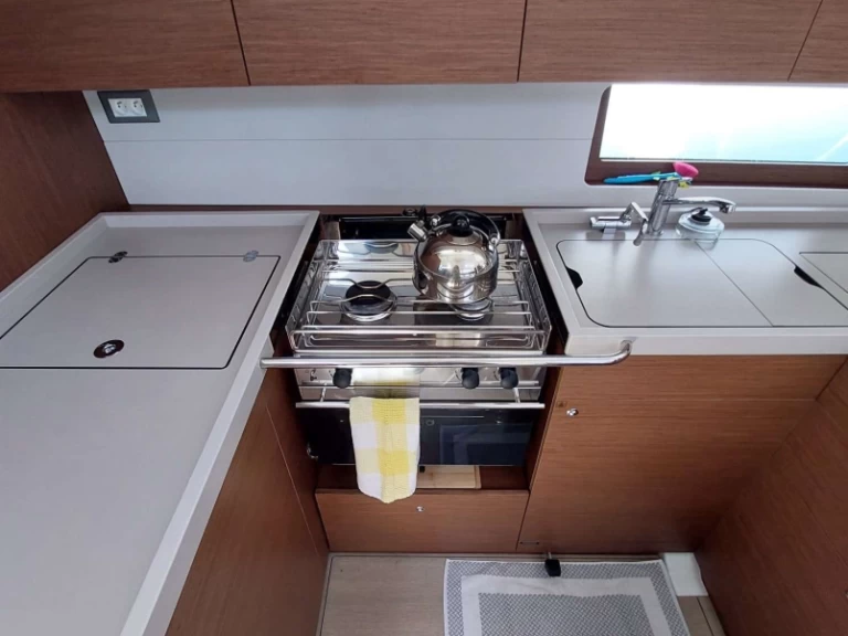 Bénéteau Oceanis 51.1 te huur van particulier of professional in Gouviá