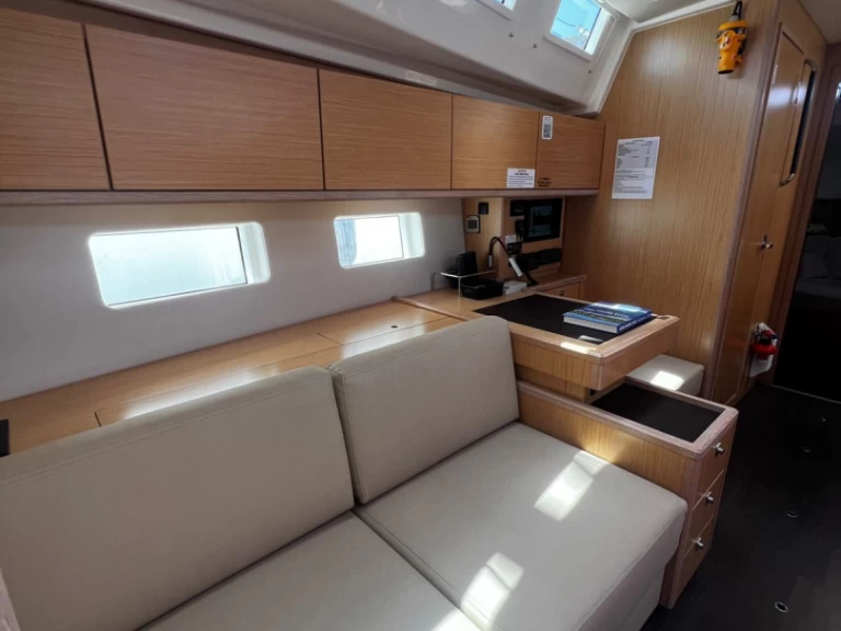 Zeilboot te huur in Lávrio voor de beste prijs